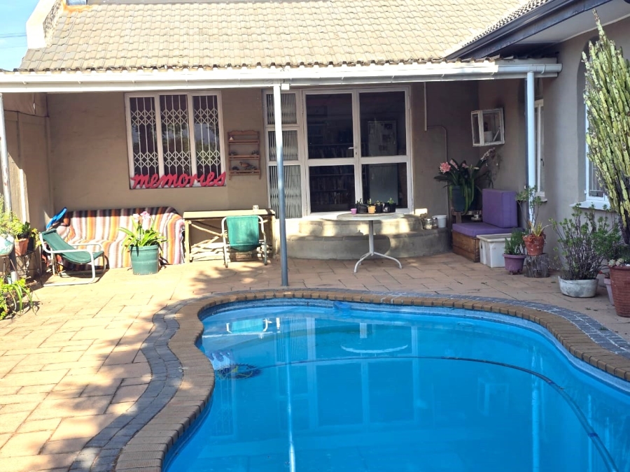 3 Bedroom Property for Sale in Denneburg Western Cape
